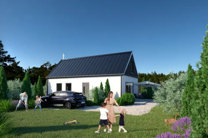 Rodzina cieszy się ogrodem przy nowoczesnym domu 70m2. Dzieci bawią się, dziadek pracuje, a kot spaceruje.