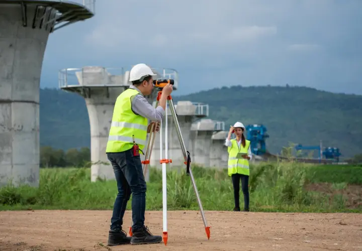 Czy technik geodeta jest trudny? Odkryj wyzwania i wymagania tego zawodu