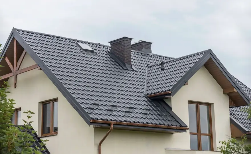 Obróbki blacharskie dachu - gdzie są potrzebne i ile kosztują?