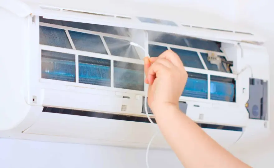 Odgrzybianie klimatyzacji domowej - co działa, a co nie?